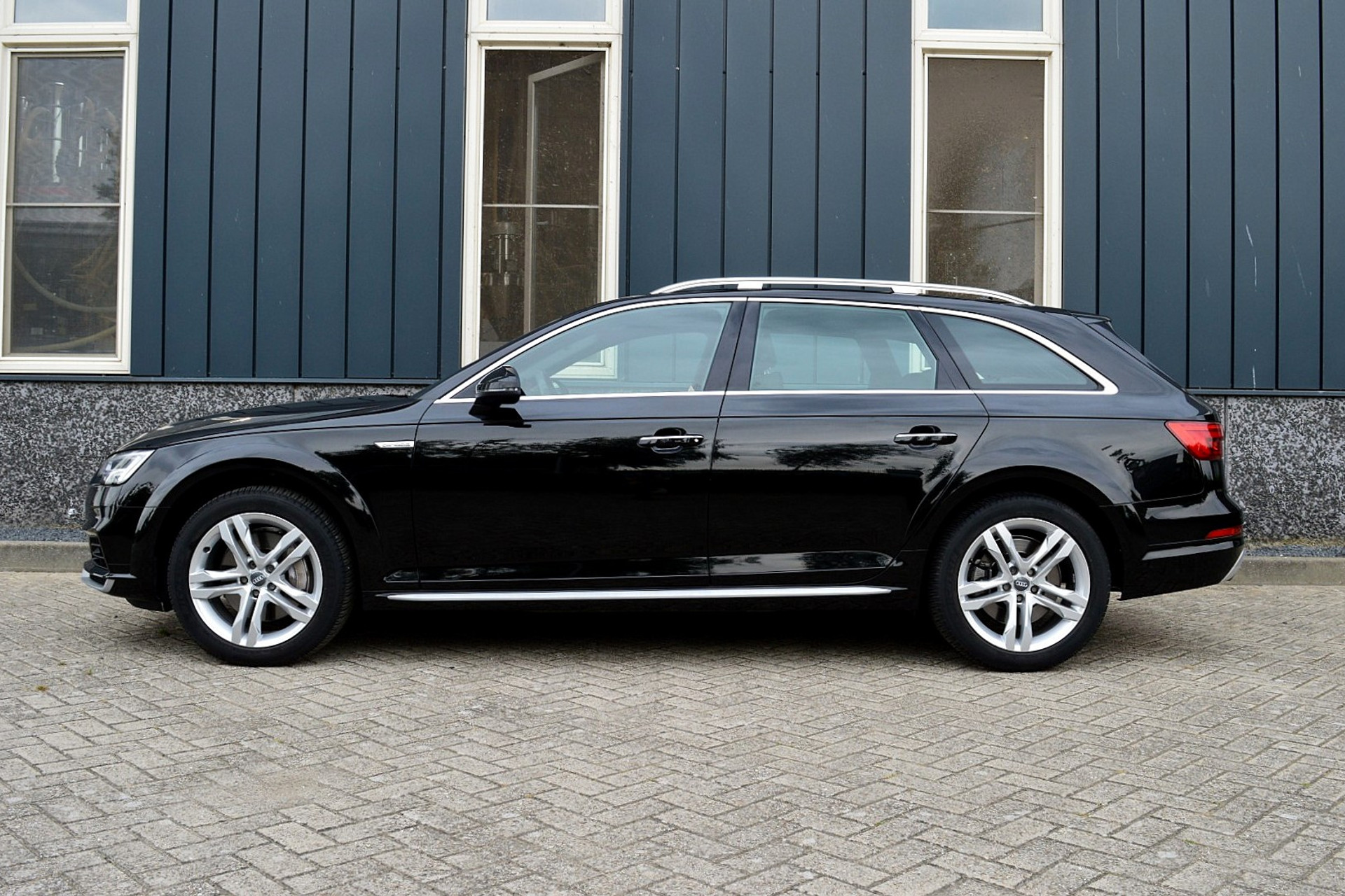 Audi A4 Allroad quattro 2.0 TFSI Edition 39816345-1.jpg | ABC Auto's