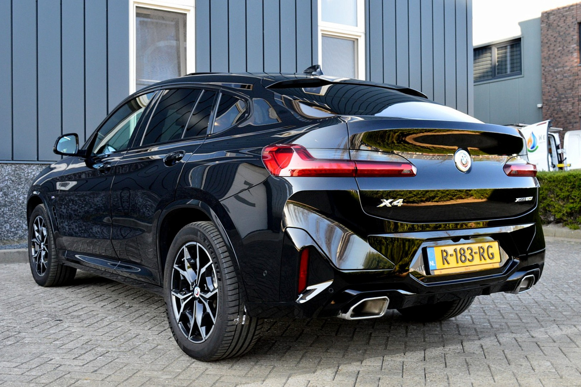 BMW X4 xDrive20i M-Sport Business Edition Plus 43551347-3.jpg | ABC Auto's