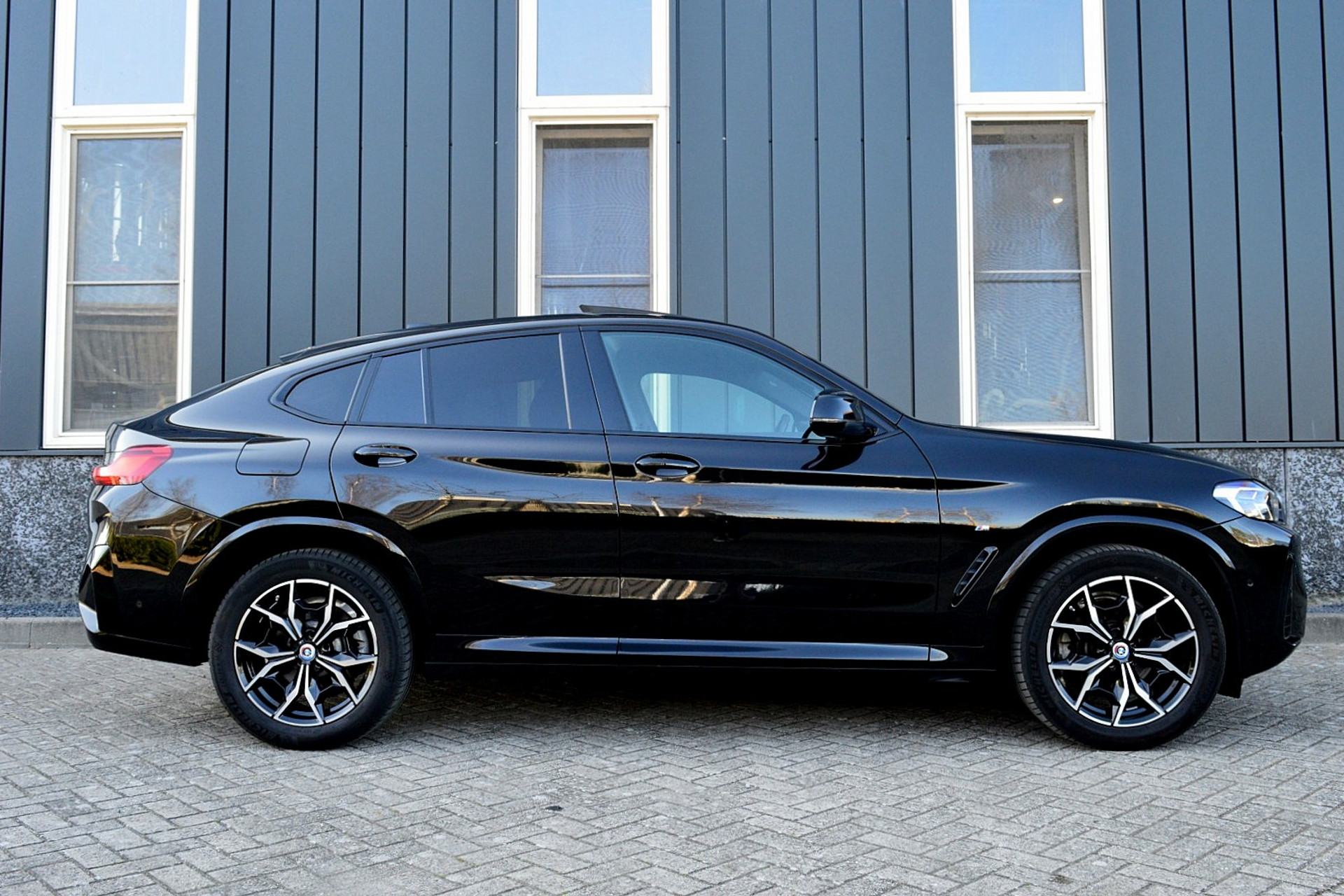 BMW X4 xDrive20i M-Sport Business Edition Plus 43551347-6.jpg | ABC Auto's