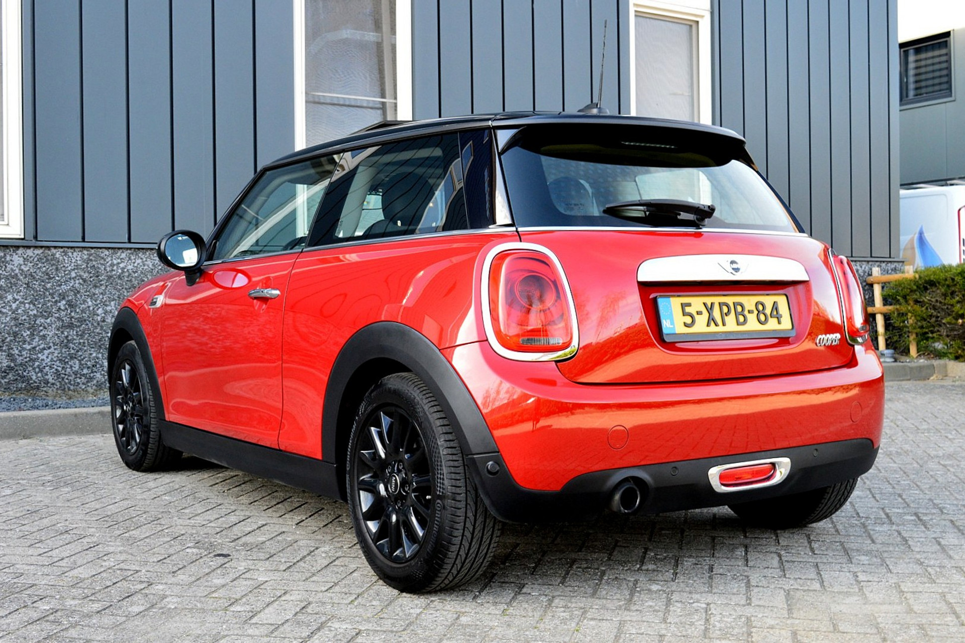 MINI Mini 1.5 Cooper First Born Edition 43912779-2.jpg | ABC Auto's