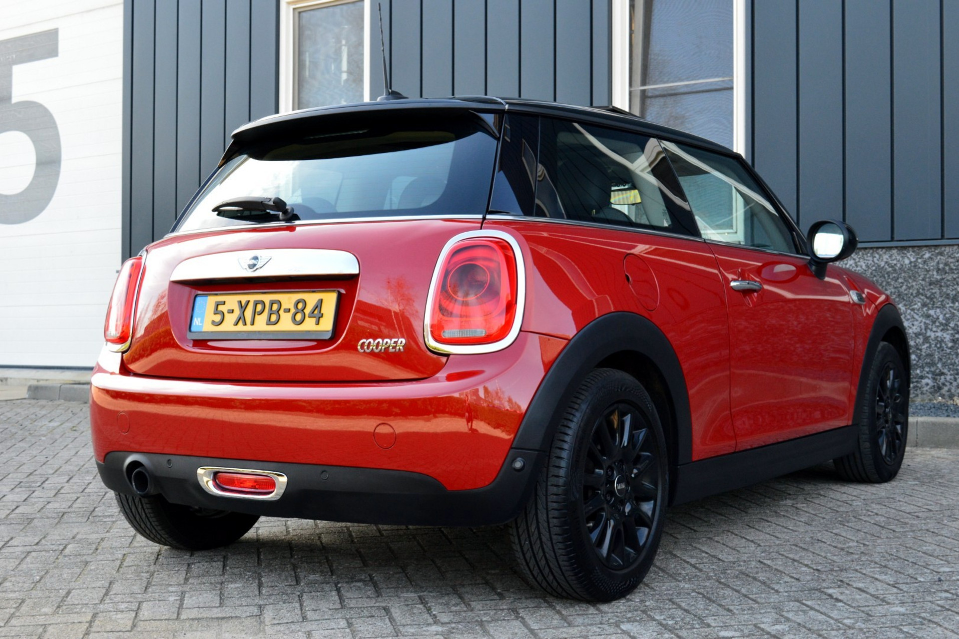 MINI Mini 1.5 Cooper First Born Edition 43912779-4.jpg | ABC Auto's