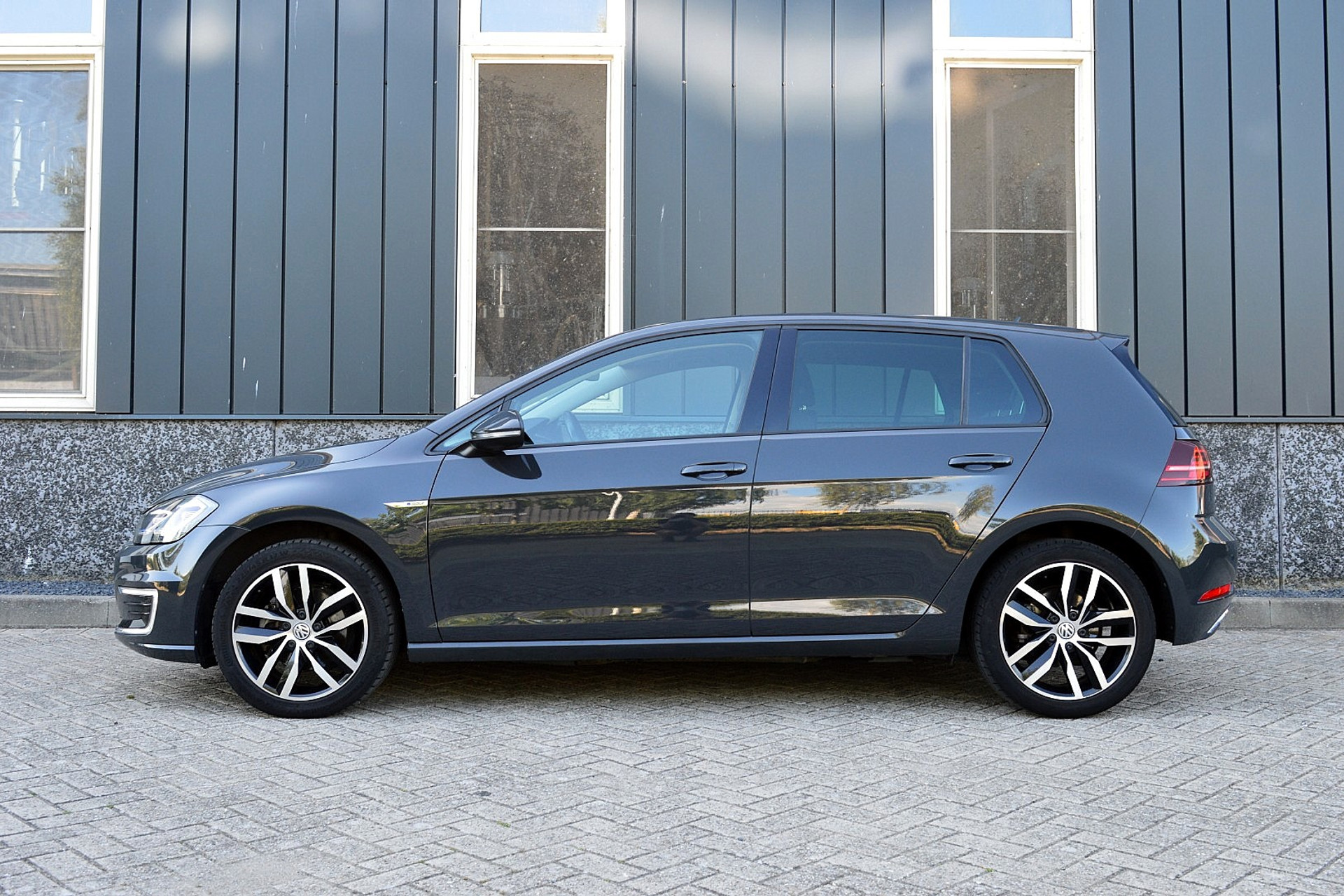 Volkswagen e-Golf E-DITION 46160745-1.jpg | ABC Auto's