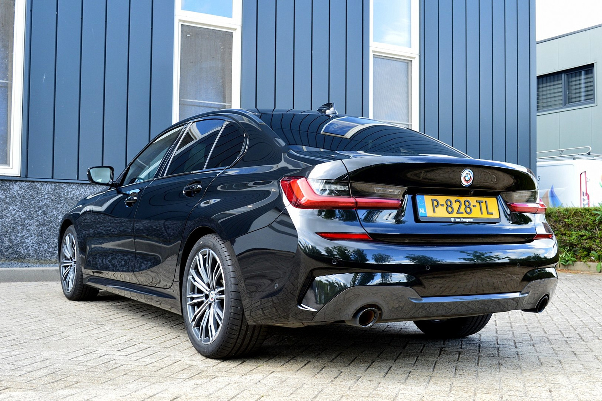 BMW 3-serie 320i M-Sport Business Edition Plus 46278382-2.jpg | ABC Auto's