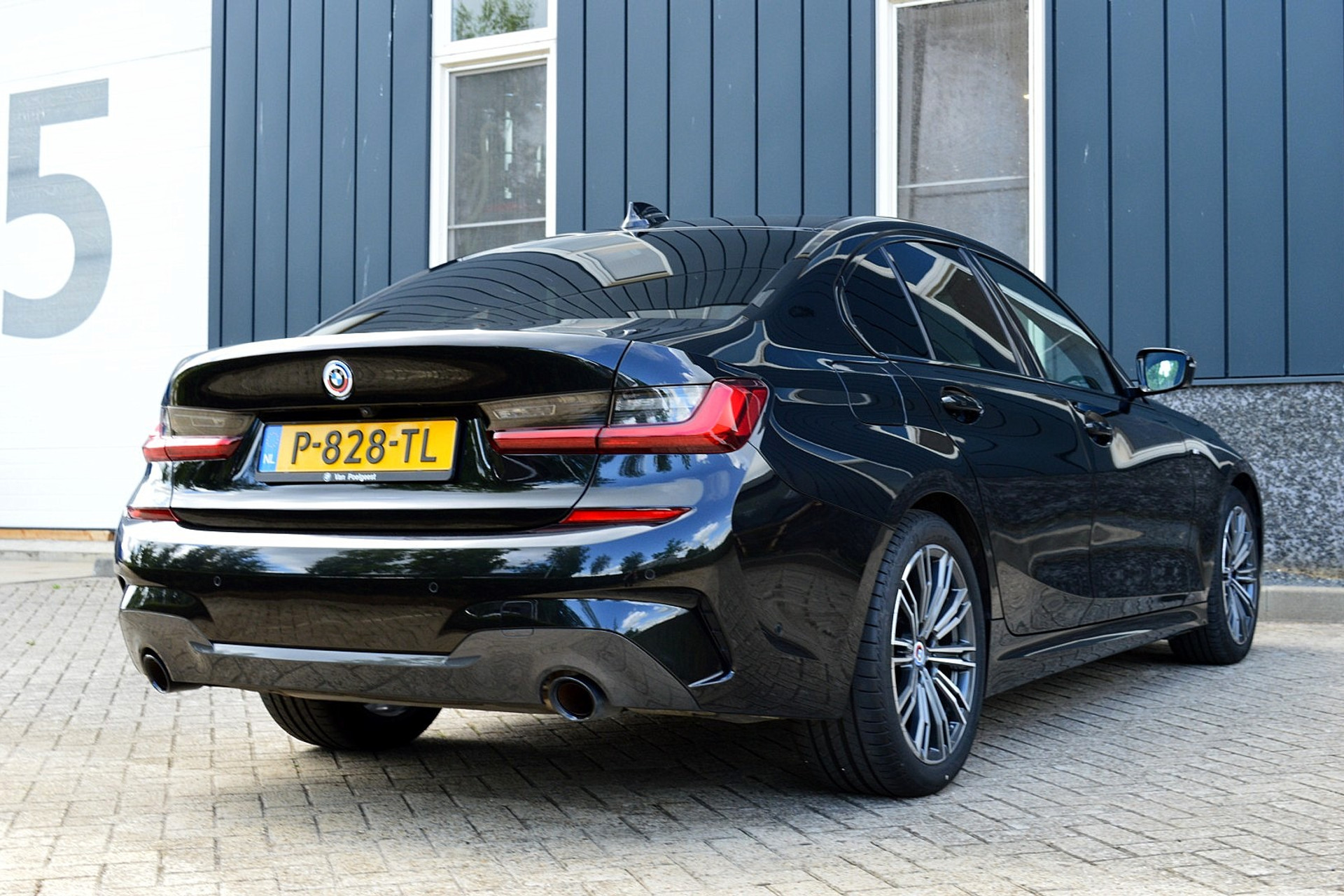 BMW 3-serie 320i M-Sport Business Edition Plus 46278382-4.jpg | ABC Auto's