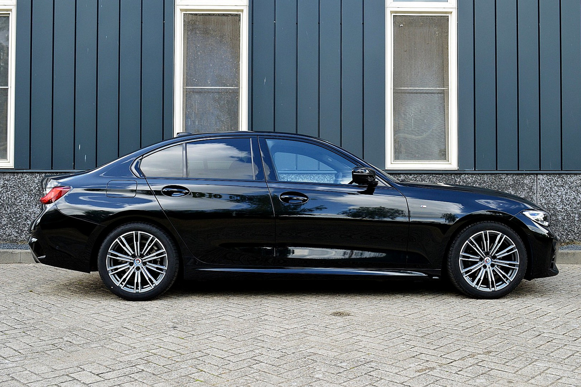 BMW 3-serie 320i M-Sport Business Edition Plus 46278382-5.jpg | ABC Auto's