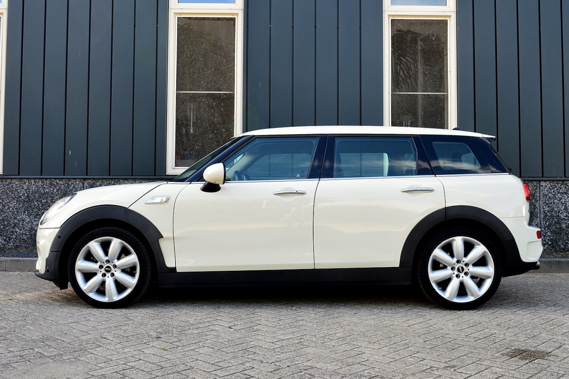 MINI Clubman 2.0 Cooper S Chili Serious Business 46500190-1.jpg | ABC Auto's