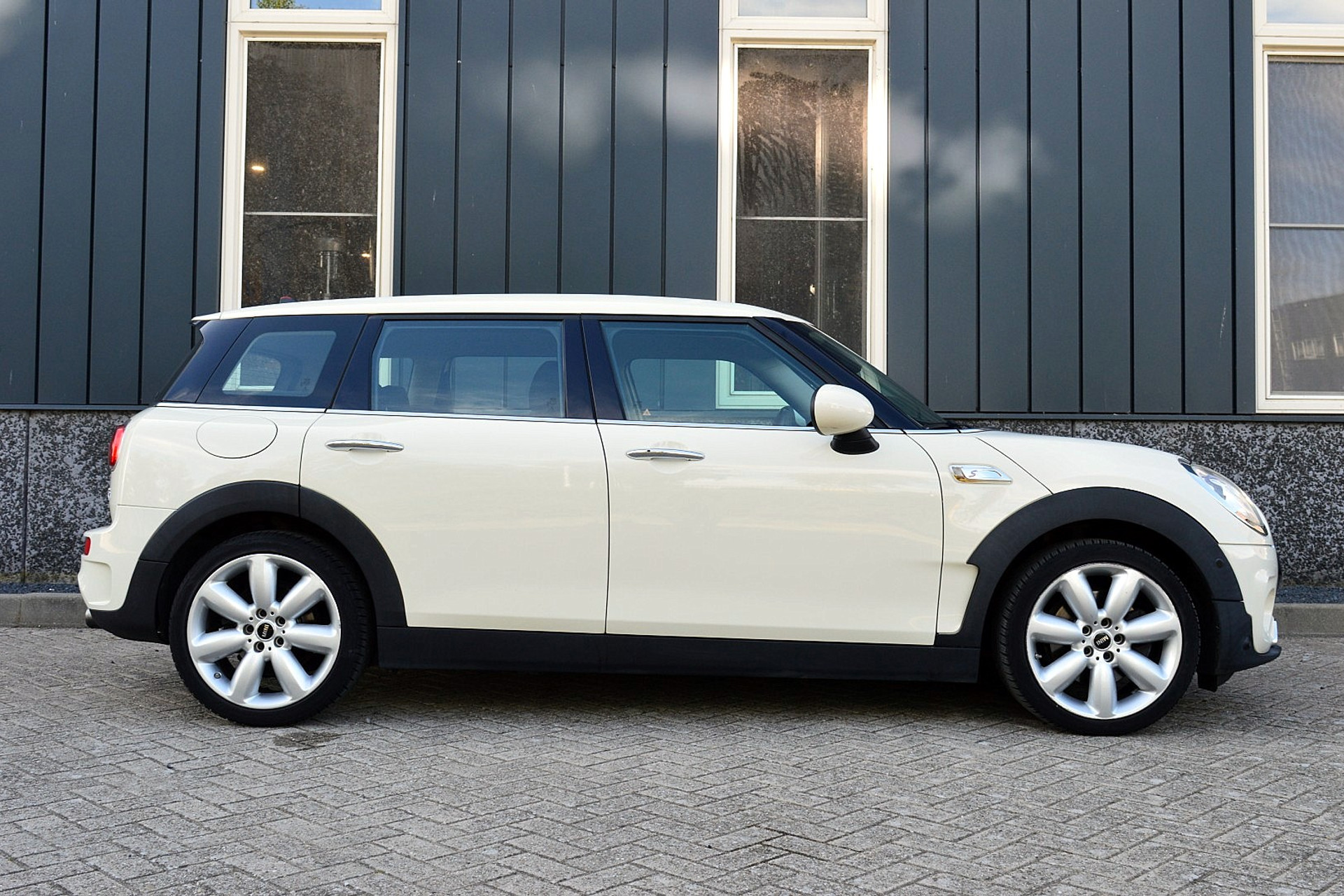 MINI Clubman 2.0 Cooper S Chili Serious Business 46500190-5.jpg | ABC Auto's