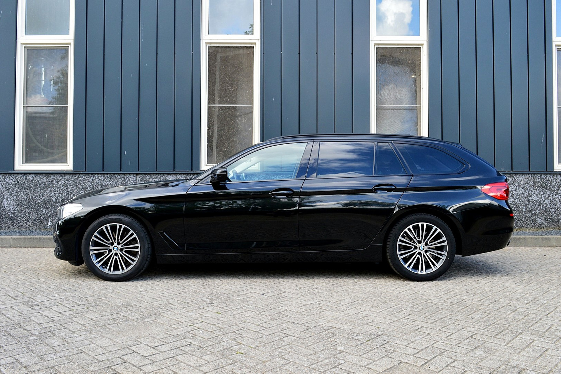 BMW 5 Serie Touring 520i Sport-Line 46686975-1.jpg | ABC Auto's