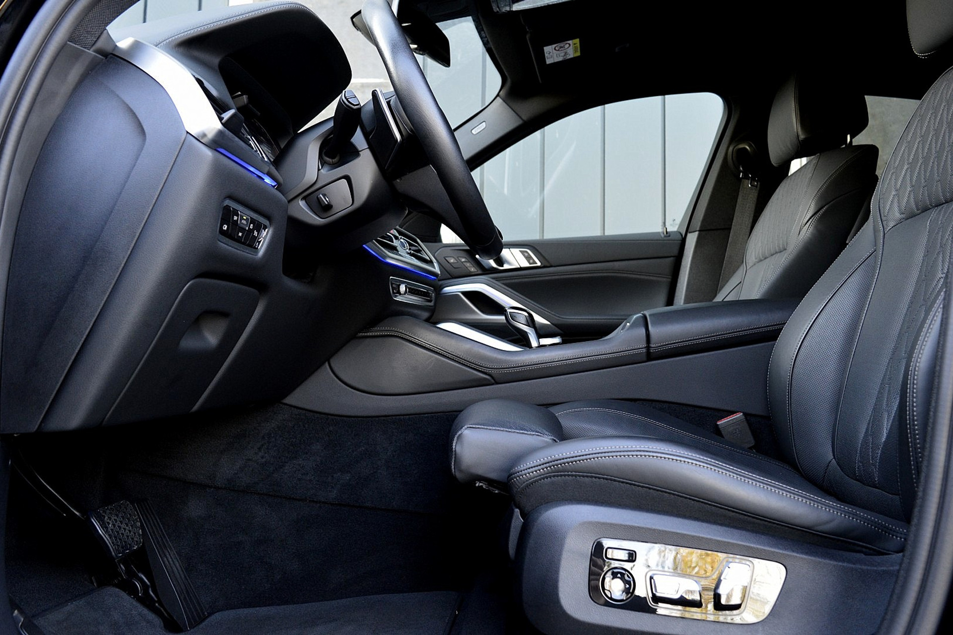 BMW X6 xDrive40i High Executive 47857201-10.jpg | ABC Auto's