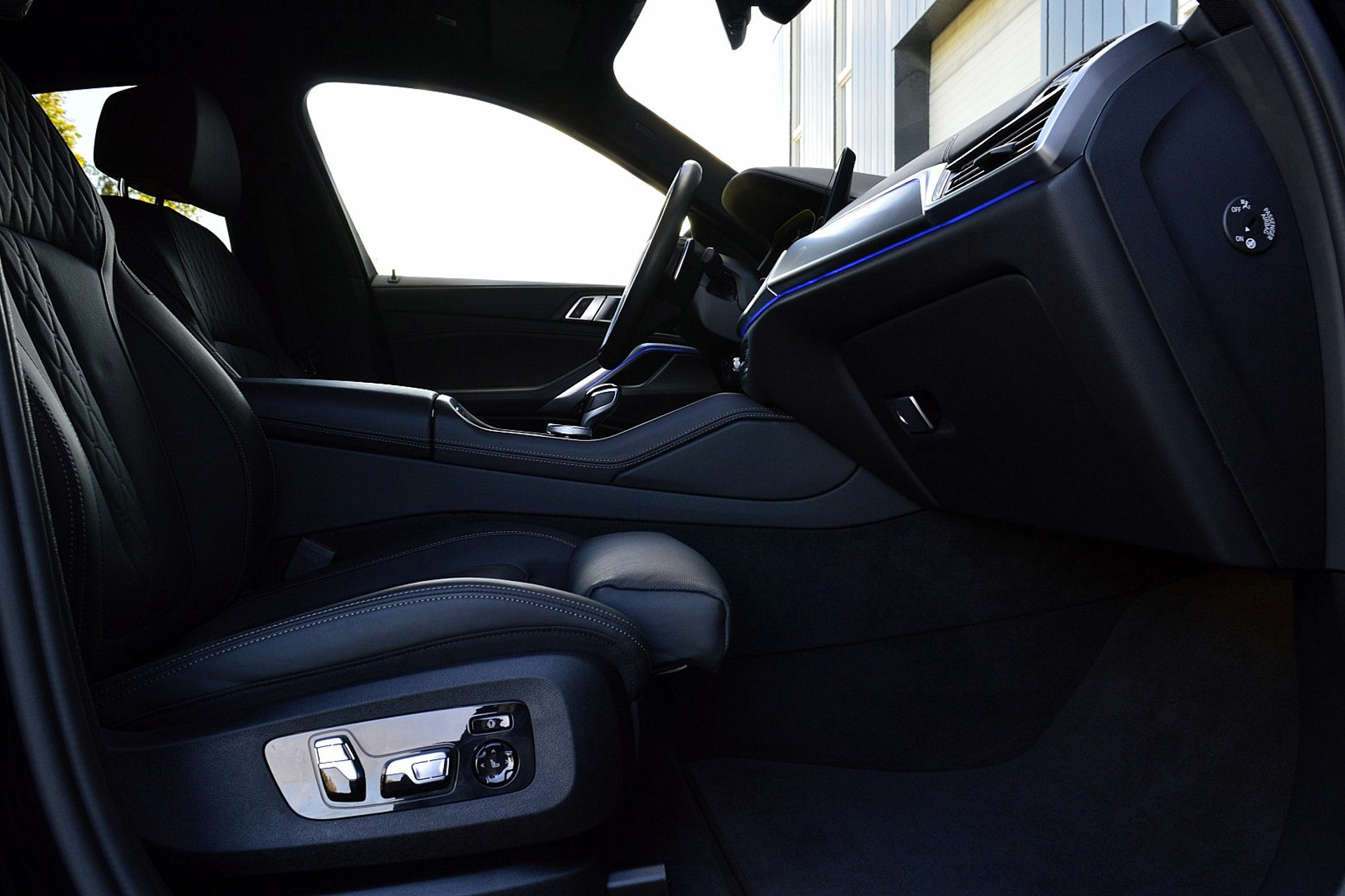 BMW X6 xDrive40i High Executive 47857201-16.jpg | ABC Auto's