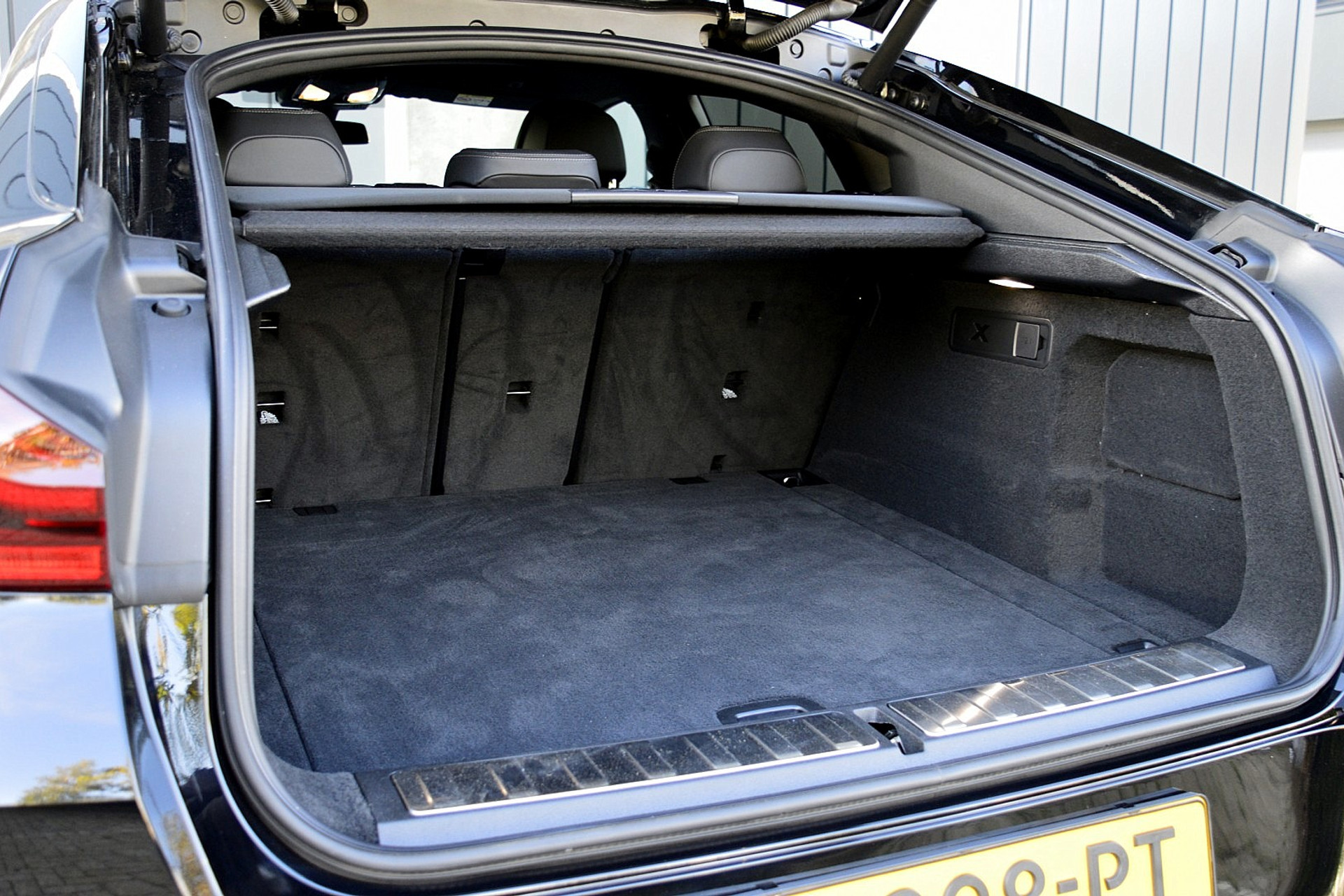 BMW X6 xDrive40i High Executive 47857201-8.jpg | ABC Auto's