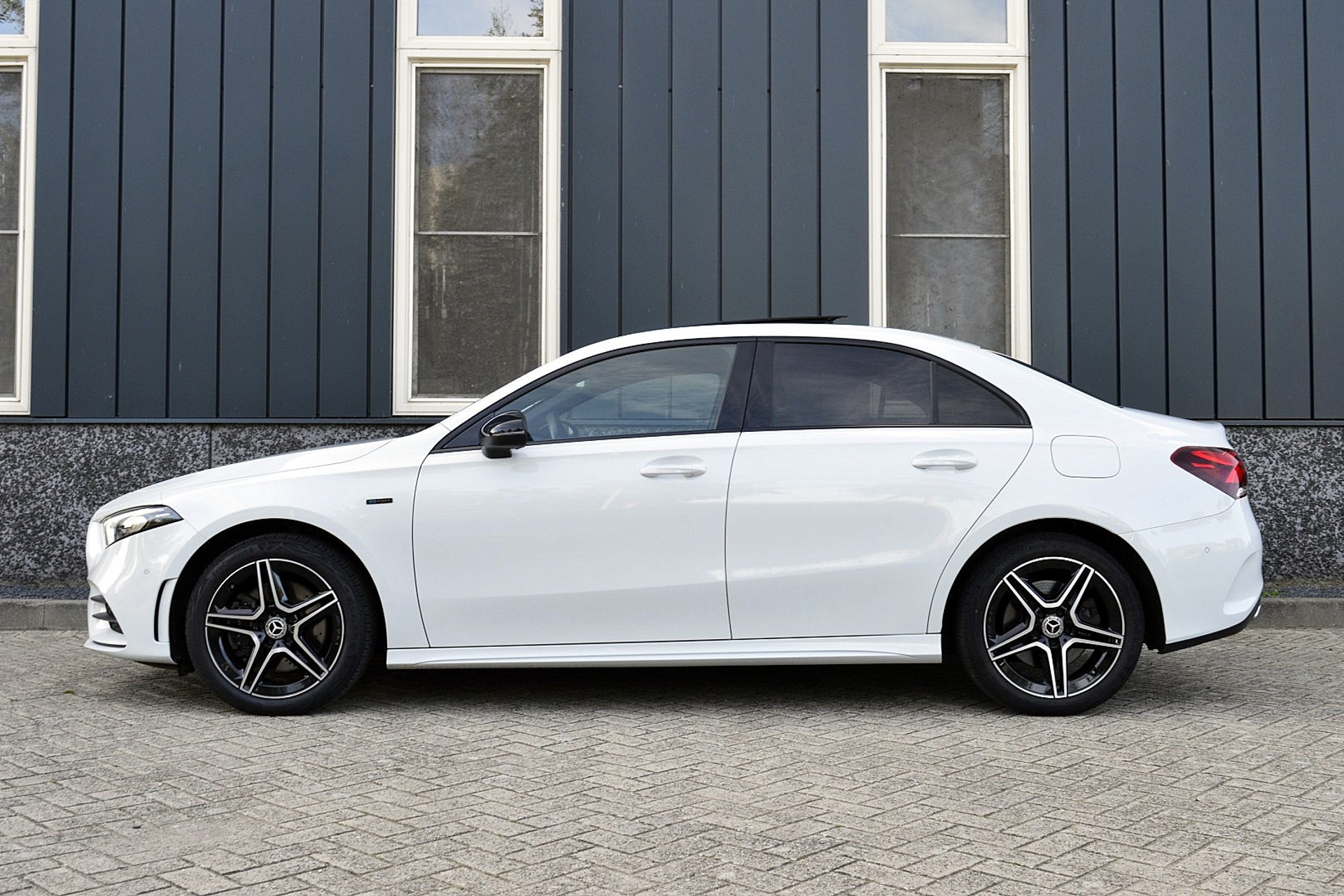 Mercedes-Benz A-Klasse 250 e Business Solution AMG Limited 47872361-1.jpg | ABC Auto's