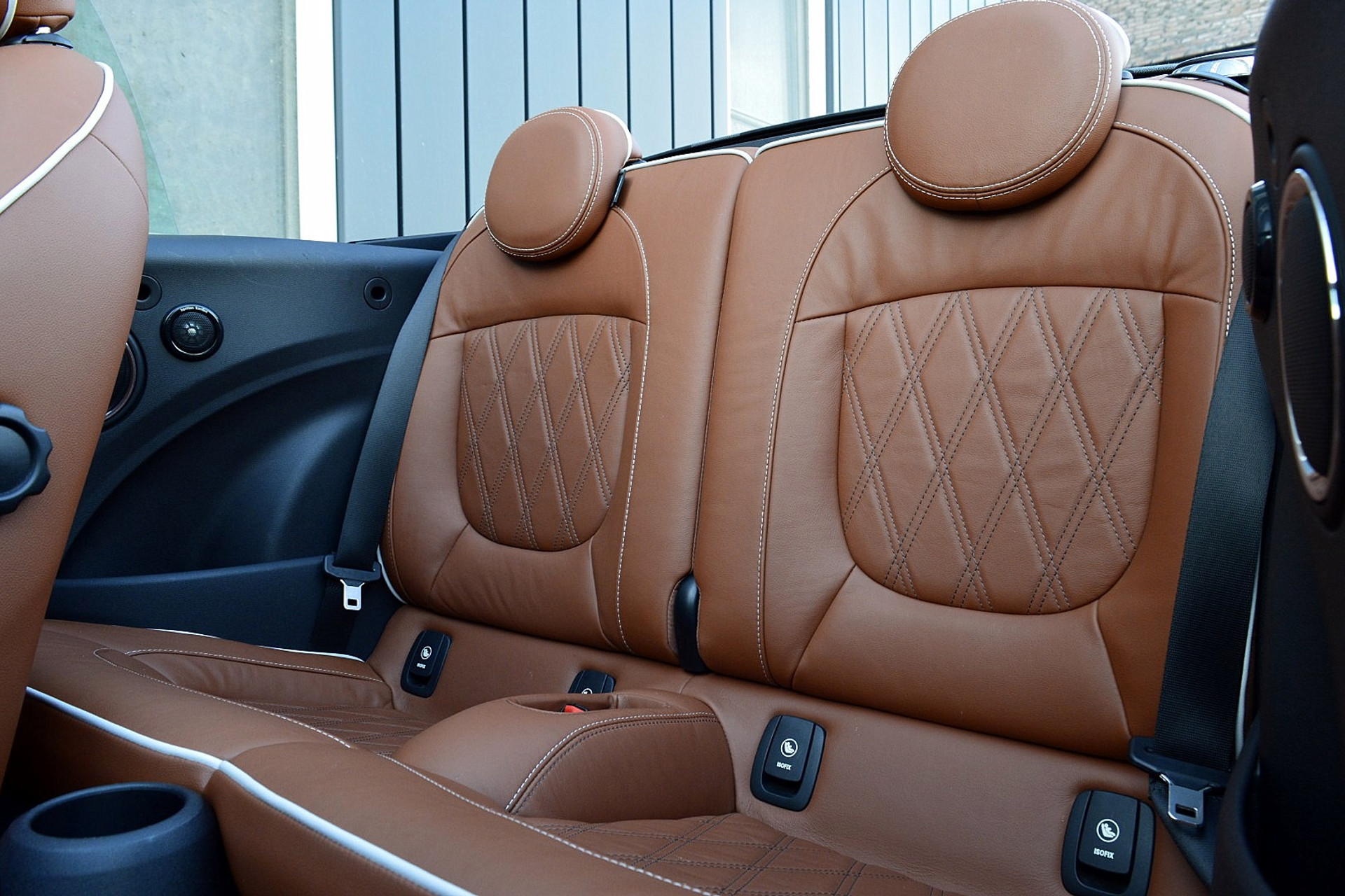 MINI Cabrio 1.5 Cooper Chili Serious Business 48049689-11.jpg | ABC Auto's