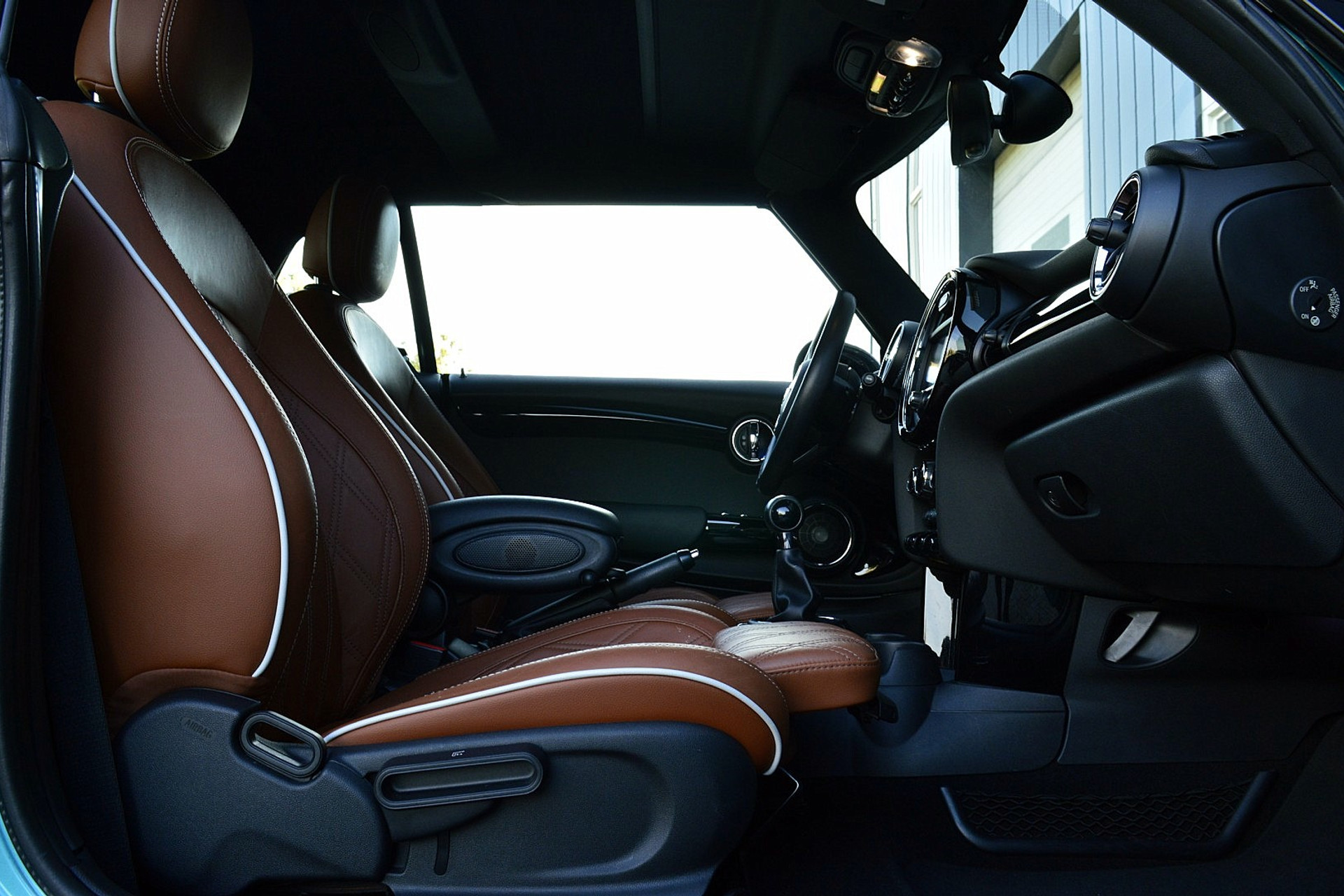 MINI Cabrio 1.5 Cooper Chili Serious Business 48049689-12.jpg | ABC Auto's