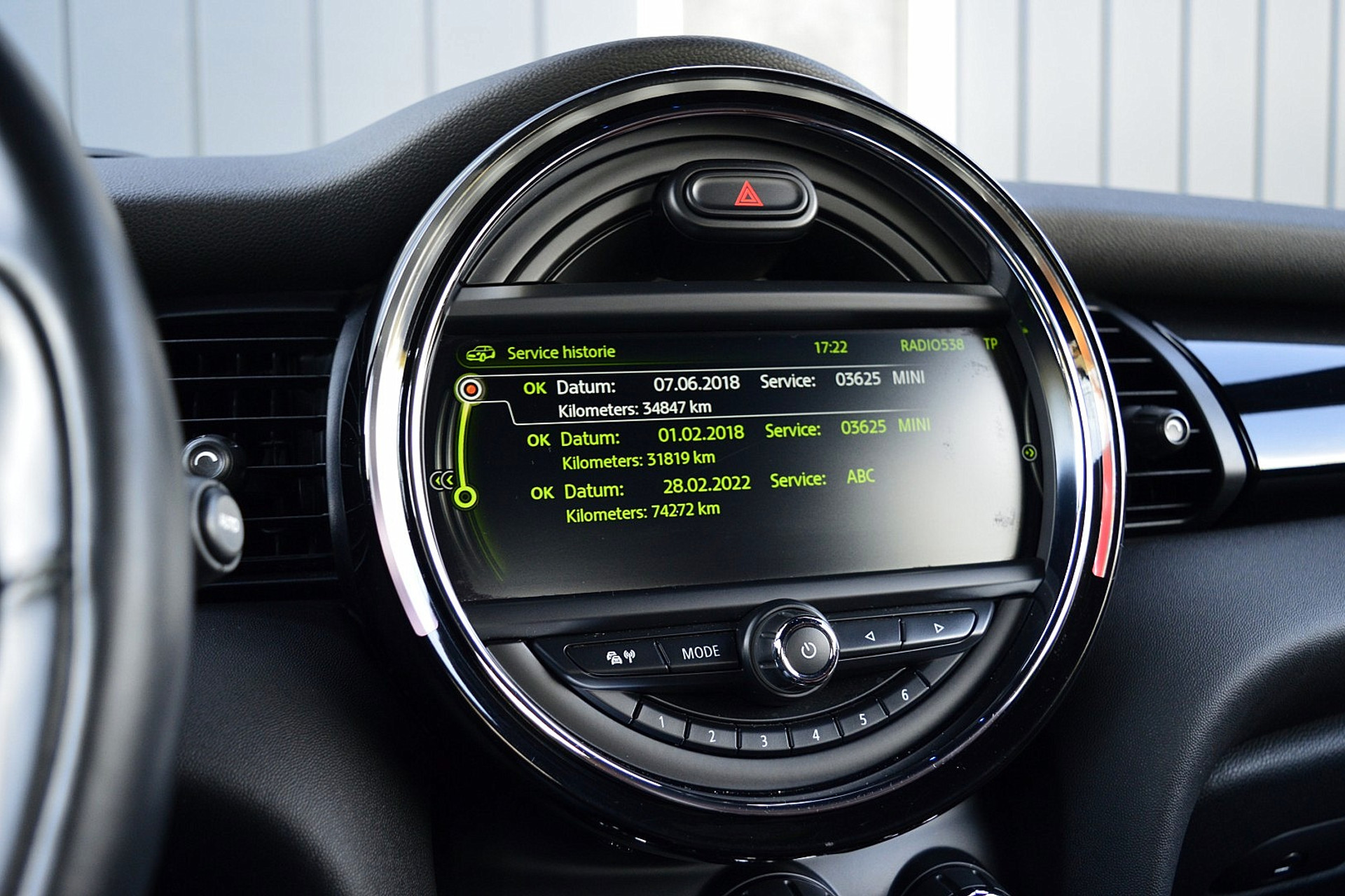 MINI Cabrio 1.5 Cooper Chili Serious Business 48049689-17.jpg | ABC Auto's