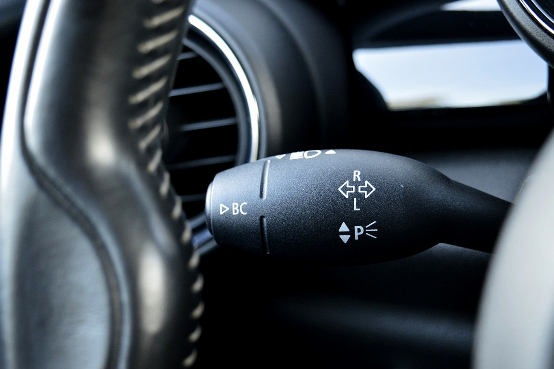 MINI Cabrio 1.5 Cooper Chili Serious Business 48049689-26.jpg | ABC Auto's