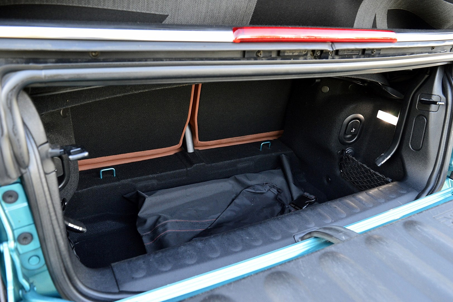 MINI Cabrio 1.5 Cooper Chili Serious Business 48049689-8.jpg | ABC Auto's