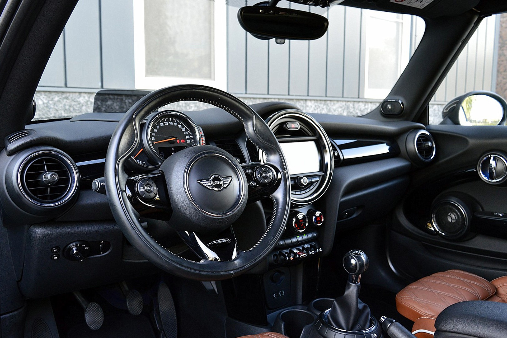 MINI Cabrio 1.5 Cooper Chili Serious Business 48049689-9.jpg | ABC Auto's