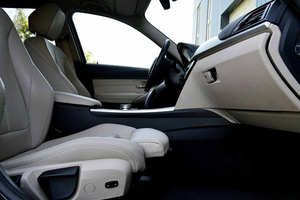 BMW 3 Serie Touring 320i Centennial High Executive 53814362-14.jpg | ABC Auto's