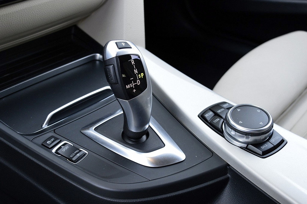 BMW 3 Serie Touring 320i Centennial High Executive 53814362-25.jpg | ABC Auto's