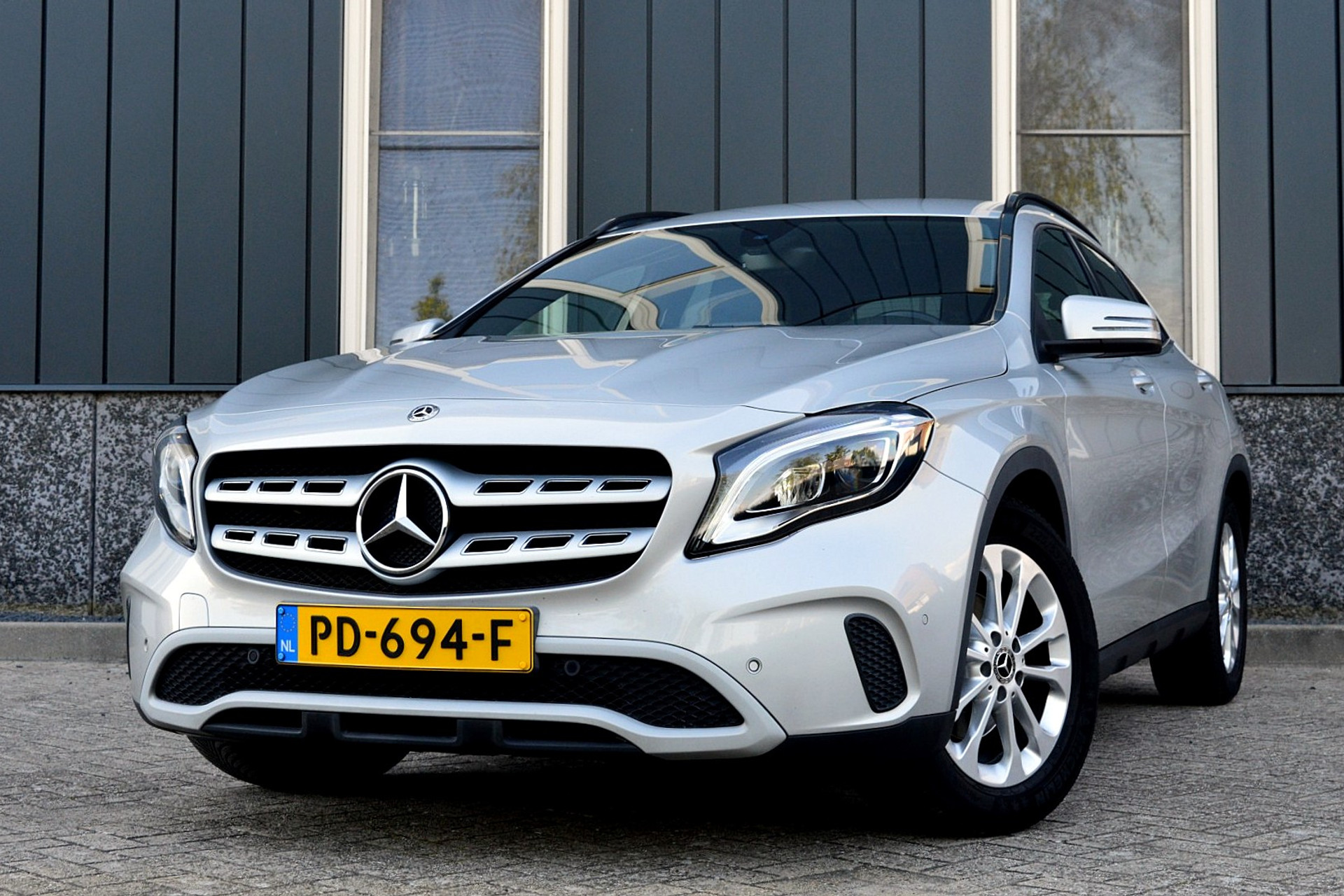 Mercedes-Benz GLA 180 Premium 44794136-0.jpg | ABC Auto's