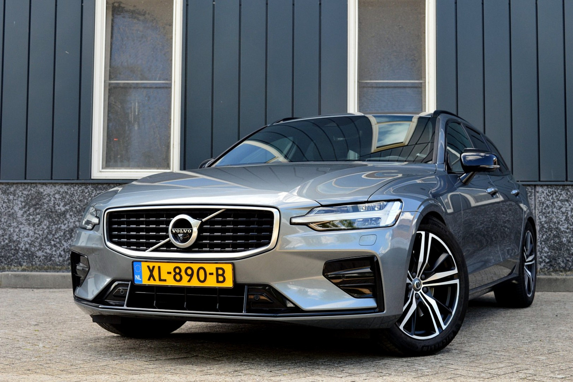 Volvo V60 2.0 T5 R-Design 45880503-0.jpg | ABC Auto's